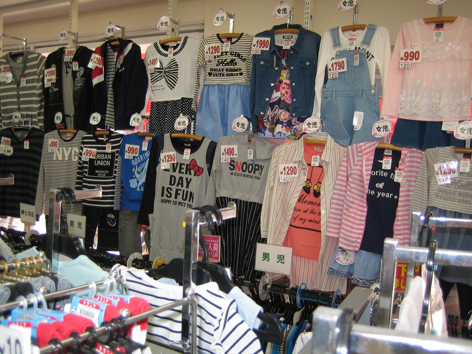 子供衣料売場
